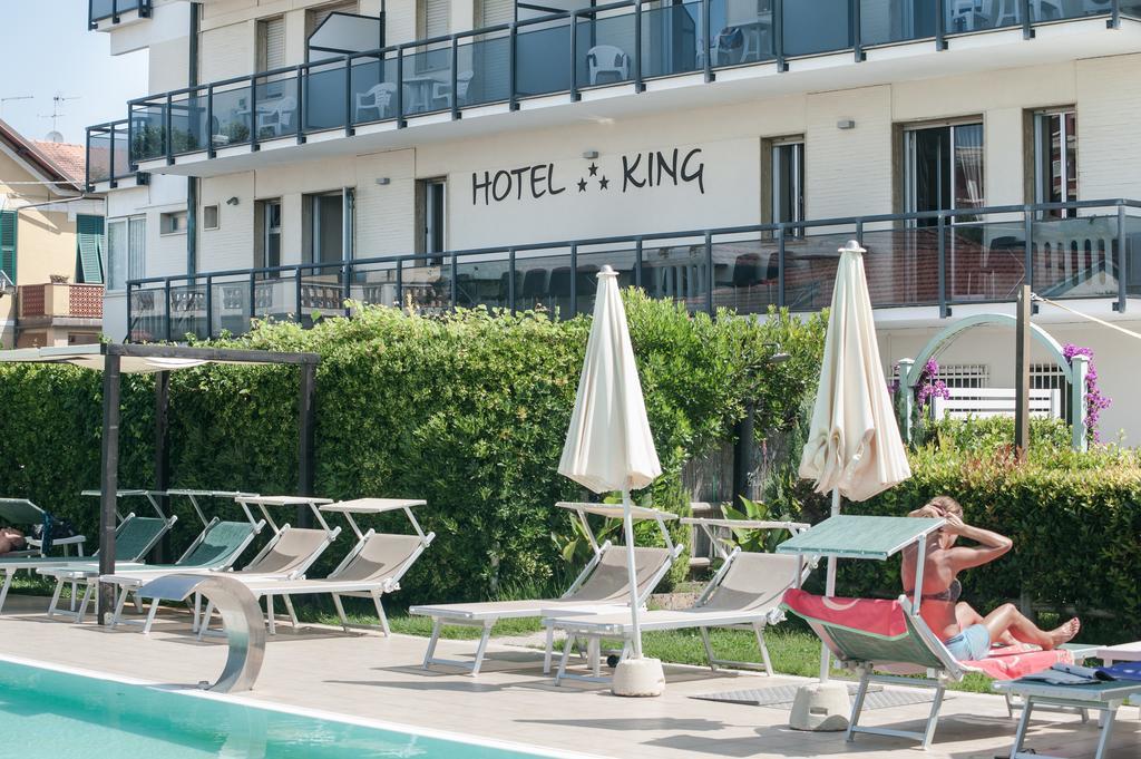 Hotel King มารินา ดิ เปียตราซันตา ภายนอก รูปภาพ